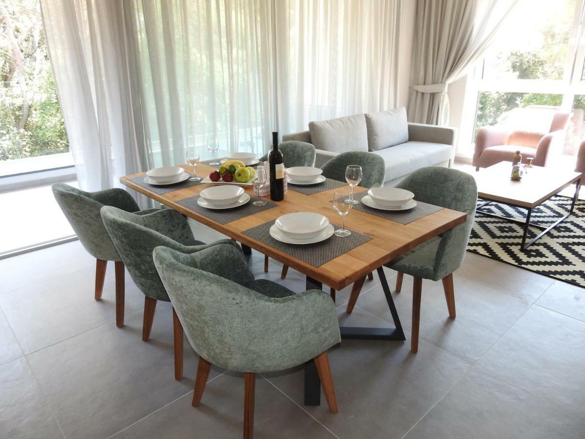 Luxury Apartments Magali 3 로비니 외부 사진