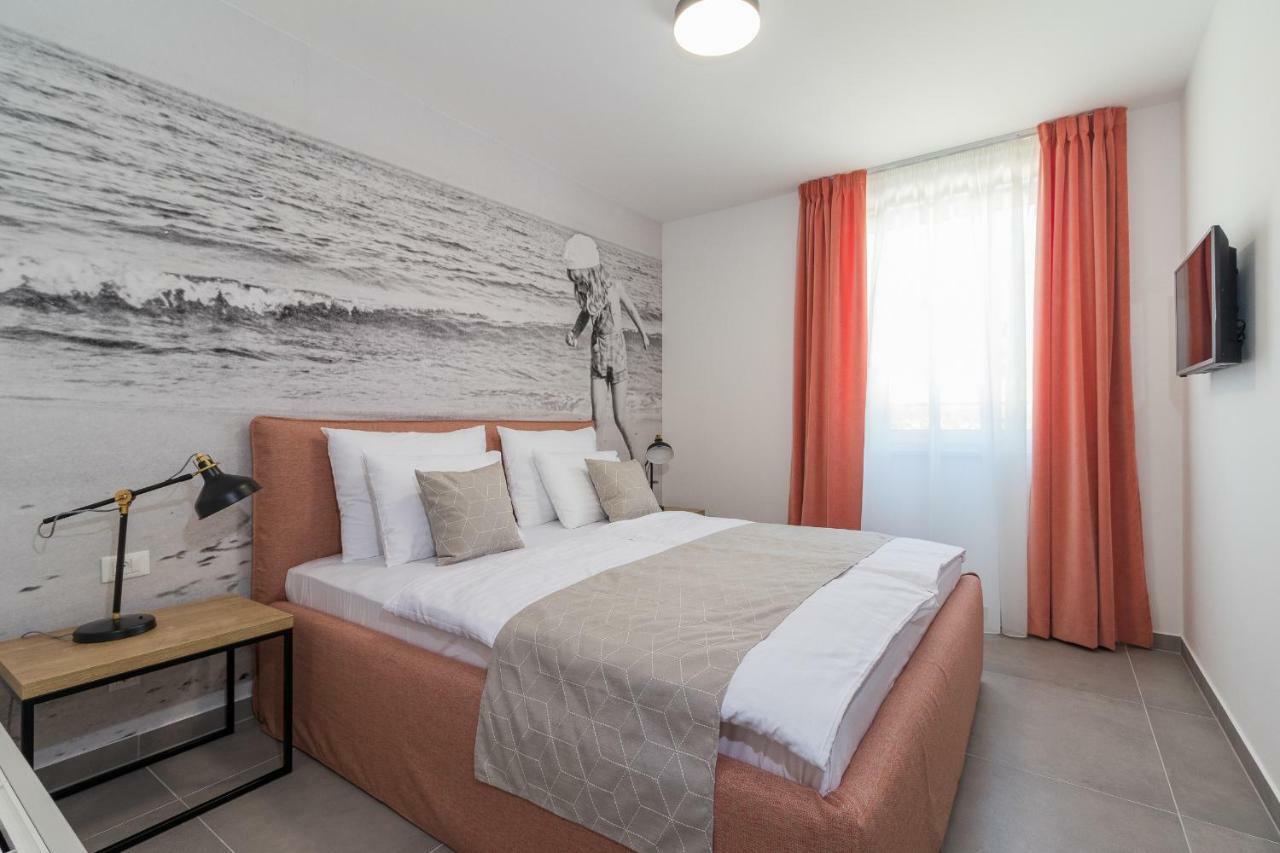 Luxury Apartments Magali 3 로비니 외부 사진