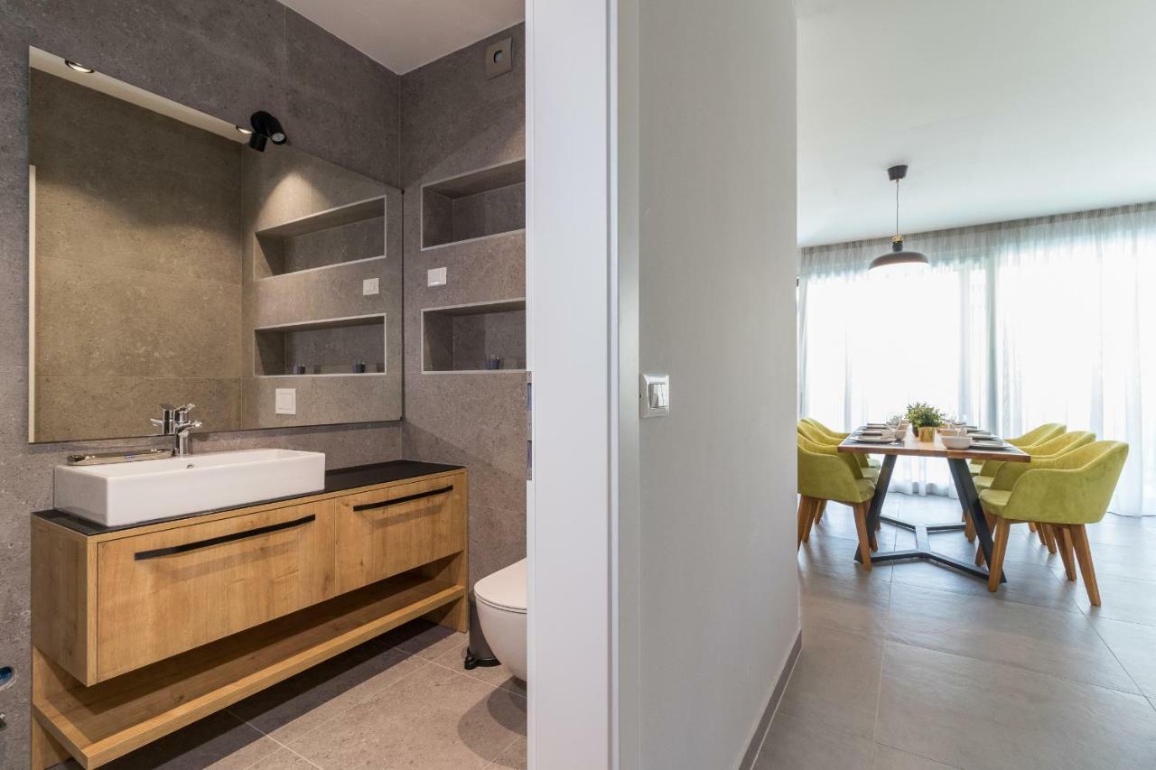 Luxury Apartments Magali 3 로비니 외부 사진