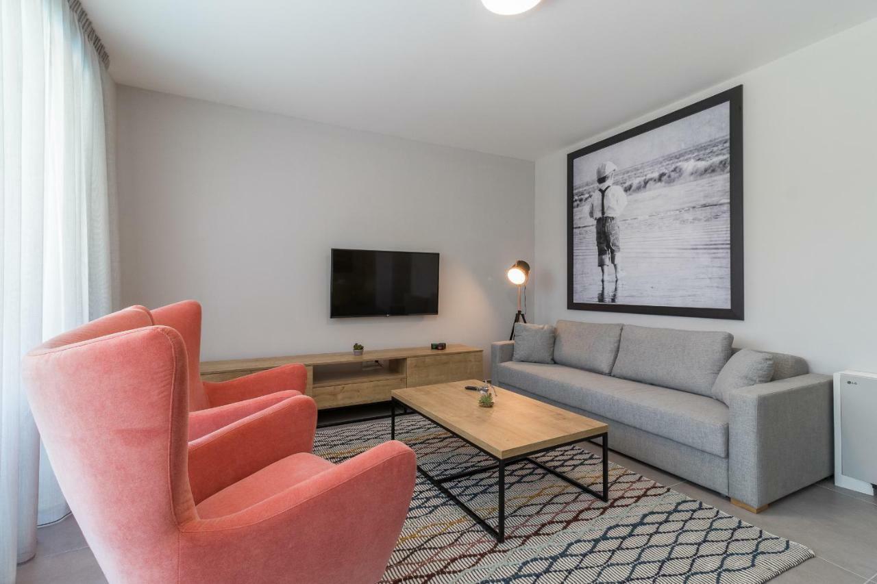 Luxury Apartments Magali 3 로비니 외부 사진